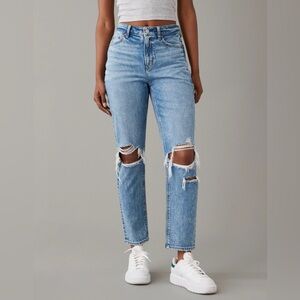 American Eagle Ripped Strigid Mom Jean, Size 10S, Blown out Blue